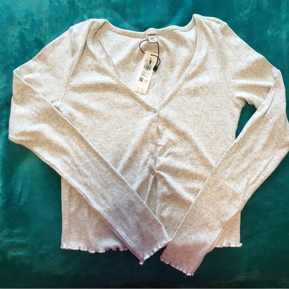 3 Crop Tops!!! (black, white and grey) - Picture 3 of 9